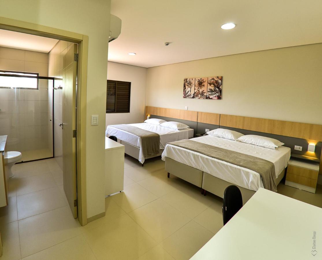 Hotel Plaza Garden 카스카벨 외부 사진