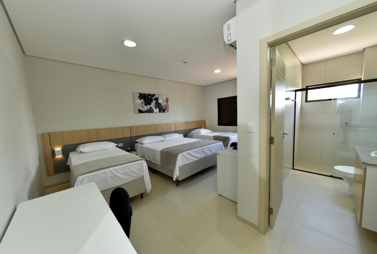 Hotel Plaza Garden 카스카벨 외부 사진