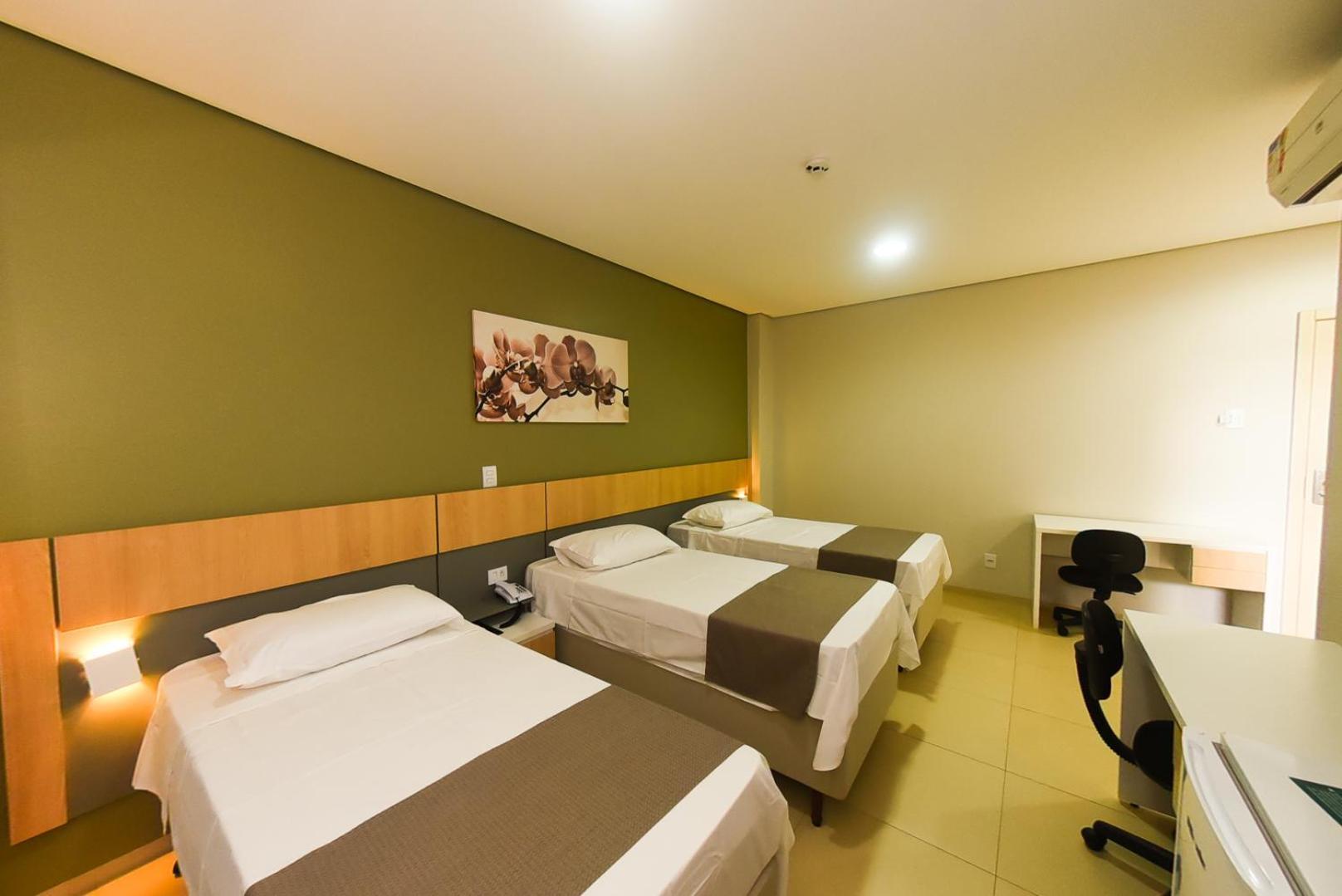 Hotel Plaza Garden 카스카벨 외부 사진