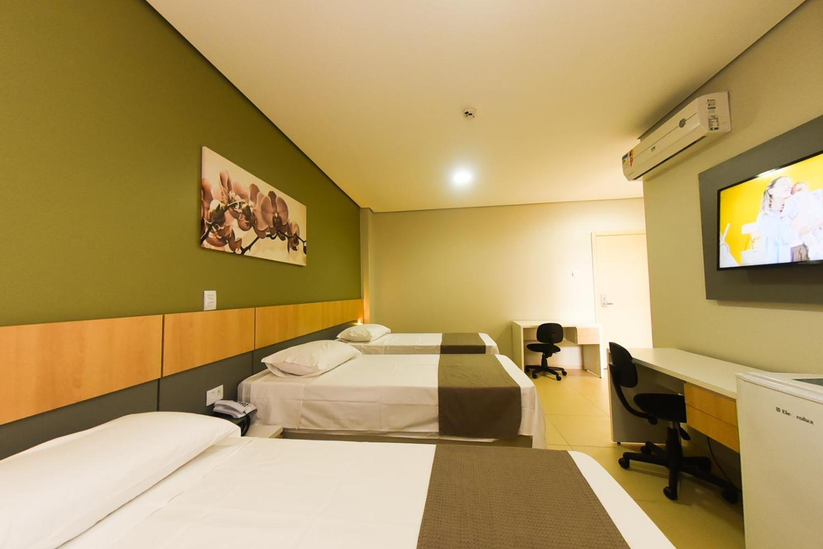 Hotel Plaza Garden 카스카벨 외부 사진