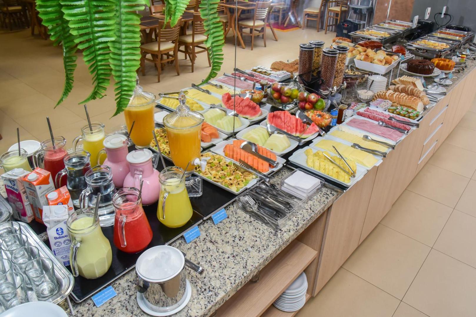 Hotel Plaza Garden 카스카벨 외부 사진