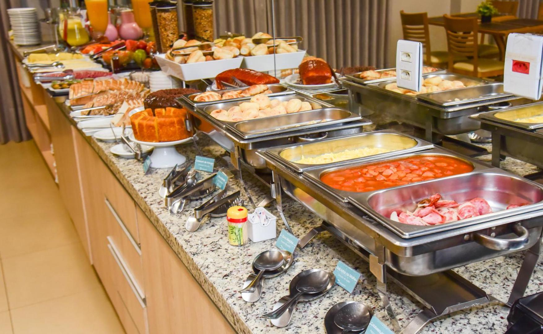 Hotel Plaza Garden 카스카벨 외부 사진