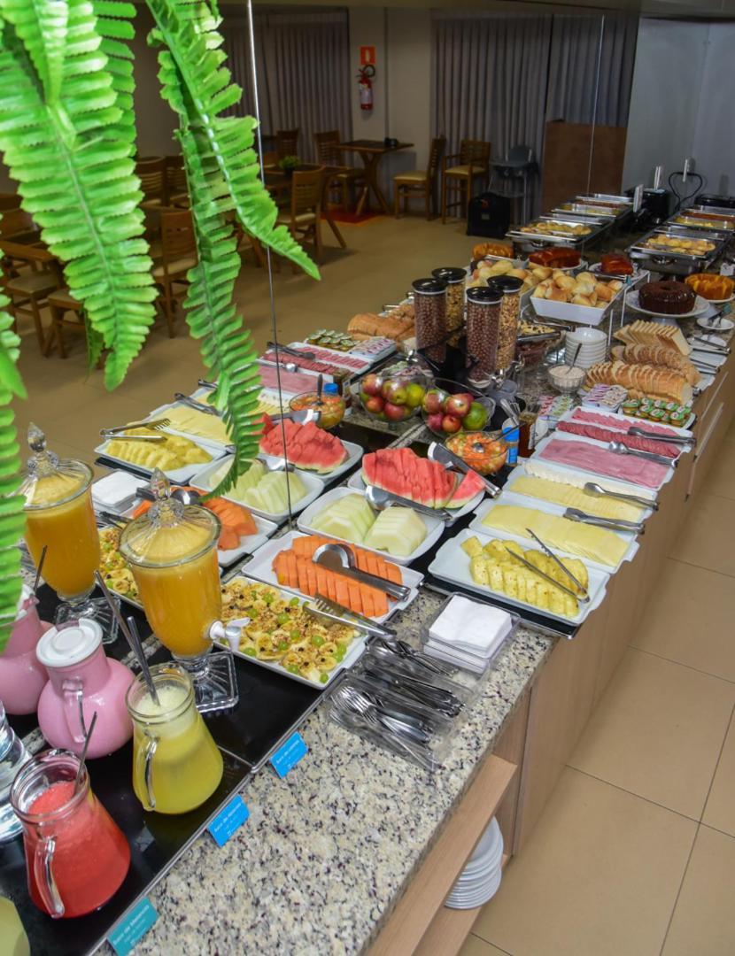 Hotel Plaza Garden 카스카벨 외부 사진